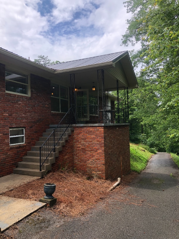 property at 321 Hillcrest Dr