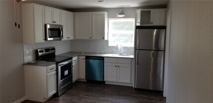 662 Taylor St in Fayetteville, AR - Building Photo - Building Photo