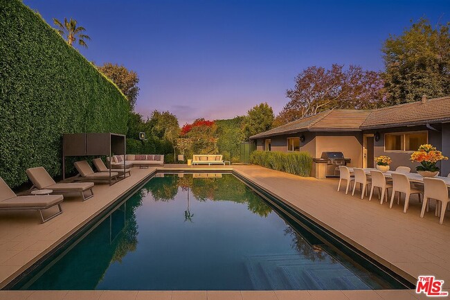property at 602 Whittier Dr