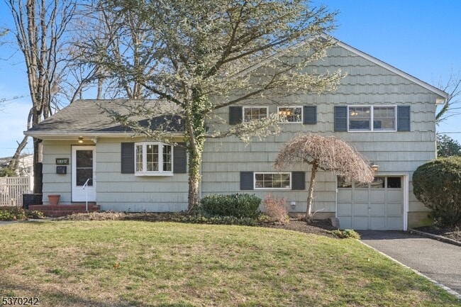 property at 121 Squire Hill Rd
