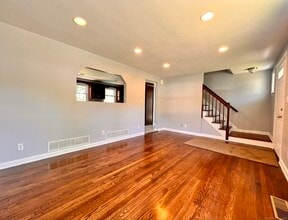 209 Spencer St in Naugatuck, CT - Building Photo - Building Photo