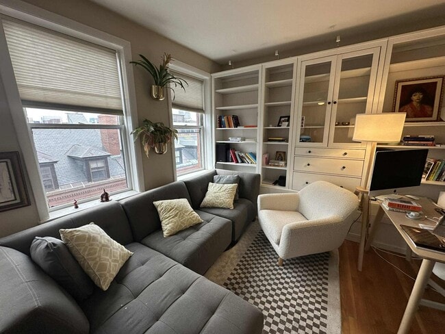 57 West Cedar St, Unit 11 in Boston, MA - Building Photo - Building Photo