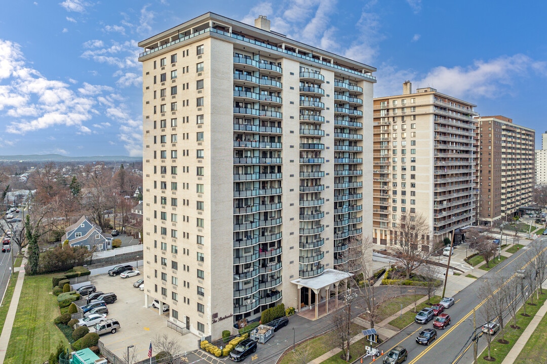 The Sherbrooke Center Co-Op in Hackensack, NJ - Building Photo