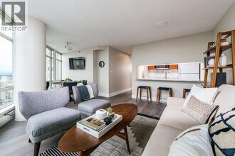 1288 Alberni St in Vancouver, BC - Building Photo - Building Photo