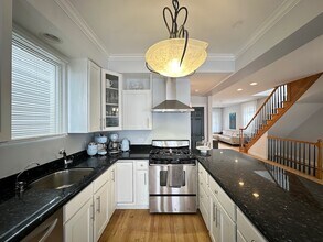 4142 N Maplewood Ave, Unit K09J in Chicago, IL - Building Photo - Building Photo