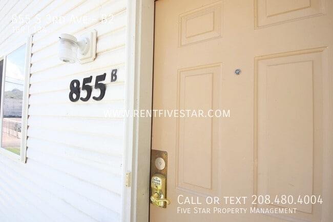 855 S 3rd Ave in Pocatello, ID - Building Photo - Building Photo