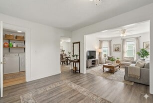 1714 Castle Ave, Unit Upper in Cleveland, OH - Building Photo