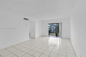 2775 Taft St in Hollywood, FL - Building Photo - Building Photo