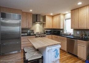 615 Fifth Ave in Avon By The Sea, NJ - Building Photo