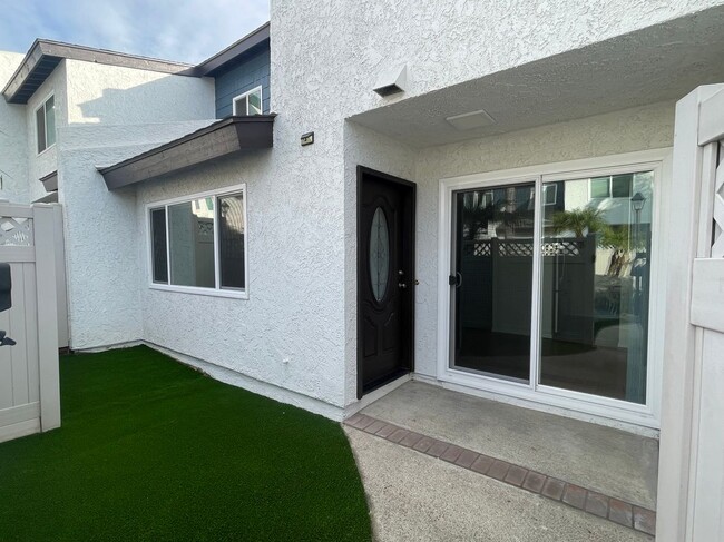 228 S Esplanade St in Orange, CA - Foto de edificio - Building Photo