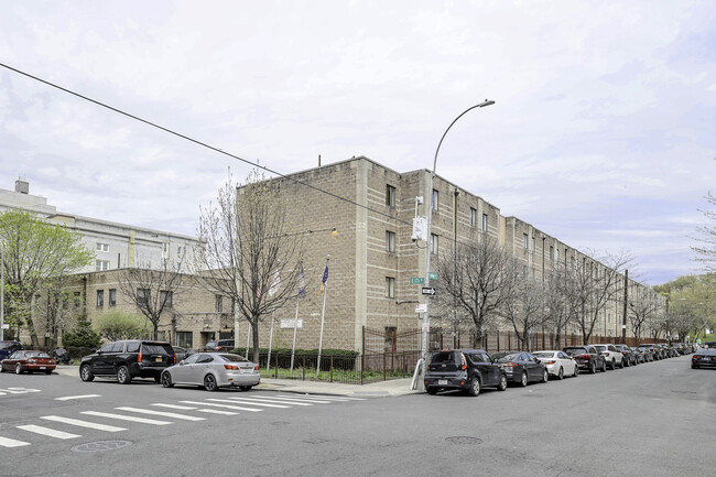 1450 Morris Avenue in New York, NY - Building Photo - Building Photo