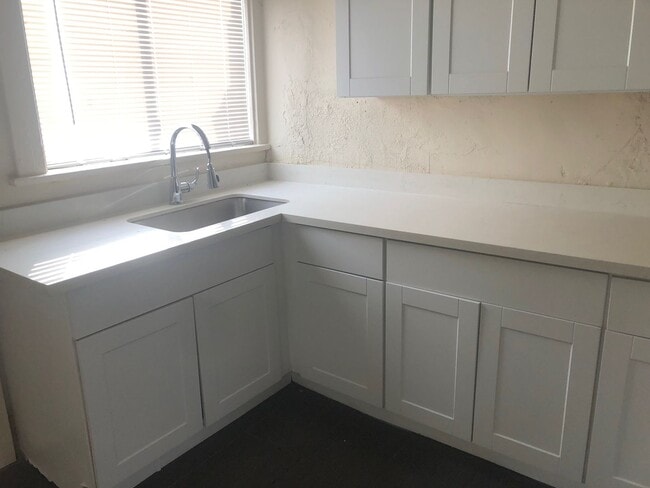 property at 2013 W Adams St