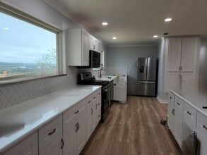 100 Chula Vista Dr in Kerrville, TX - Building Photo - Building Photo