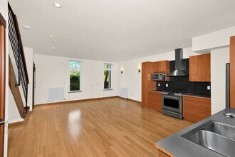 3657 Whitman Ave N in Seattle, WA - Building Photo - Building Photo