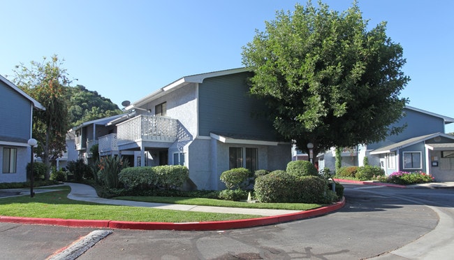 South Hills Villas in Glendora, CA - Foto de edificio - Building Photo