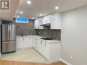 166 Hillcroft Dr in Markham, ON - Building Photo - Building Photo