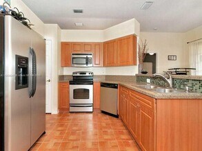 16026 Opal Creek Dr in Weston, FL - Building Photo - Building Photo