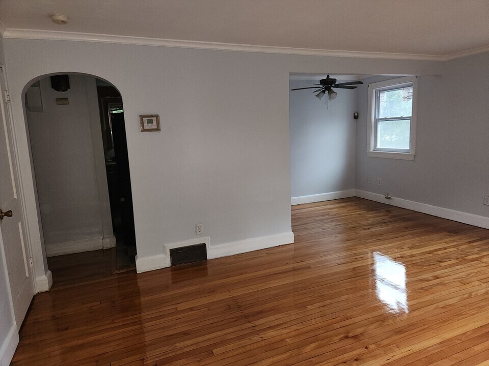 75 Gladeside Terrace-Unit -1 in Boston, MA - Building Photo