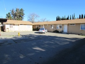 420 S Franklin St in Cloverdale, CA - Building Photo - Building Photo