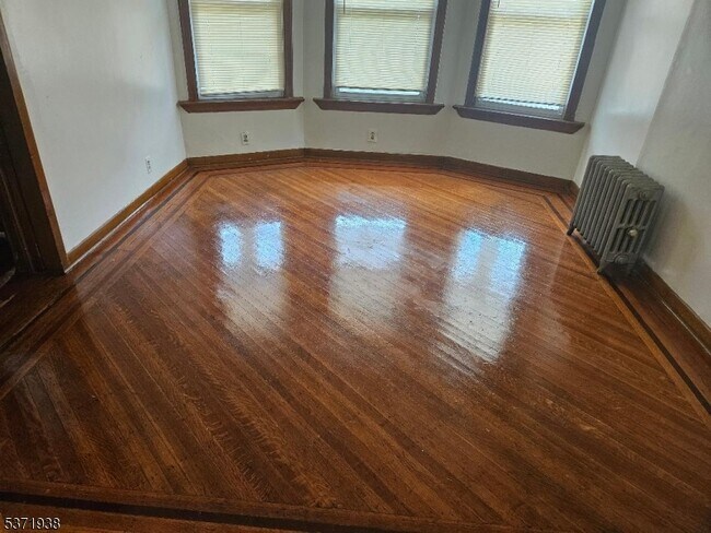 11 S Valley Rd in West Orange, NJ - Building Photo - Building Photo