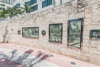 325 S Biscayne Blvd, Unit 4121 in Miami, FL - Building Photo - Building Photo