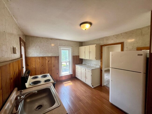 property at 516 Callon St