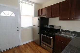 4329 N Wolcott Ave, Unit B4 in Chicago, IL - Building Photo - Building Photo