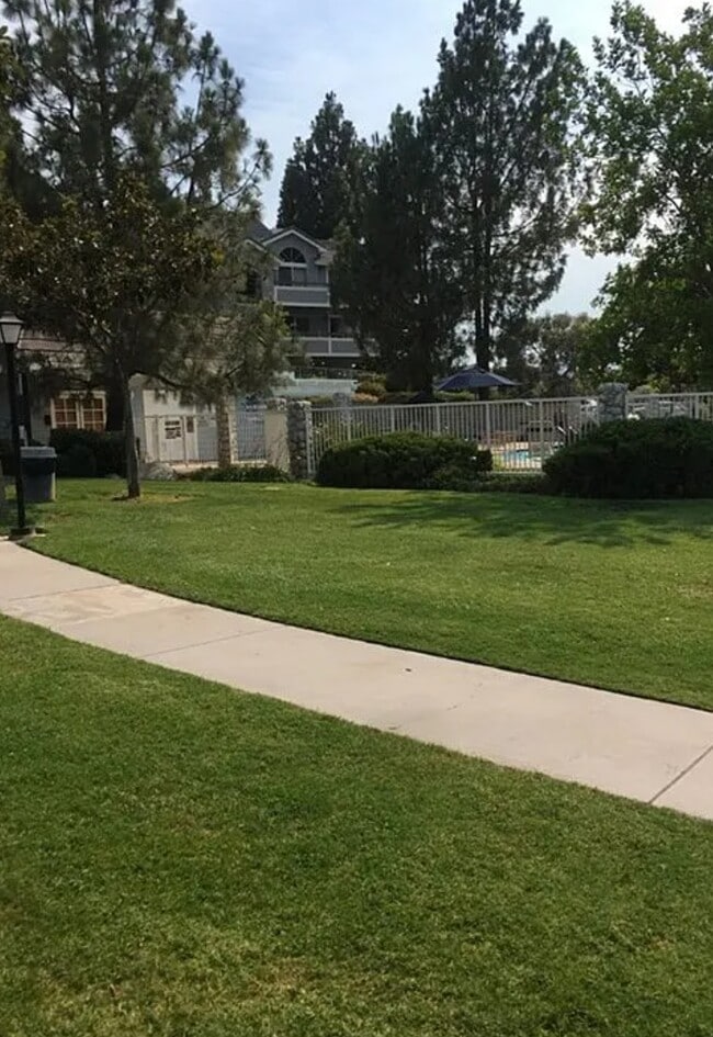 26808 Claudette St, Unit 330 in Santa Clarita, CA - Building Photo - Building Photo