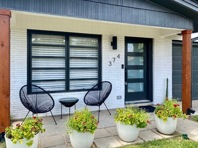 374 Pinewood Ln in San Antonio, TX - Building Photo - Building Photo