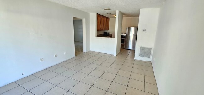 1491 NW 22nd Ct in Fort Lauderdale, FL - Building Photo - Building Photo