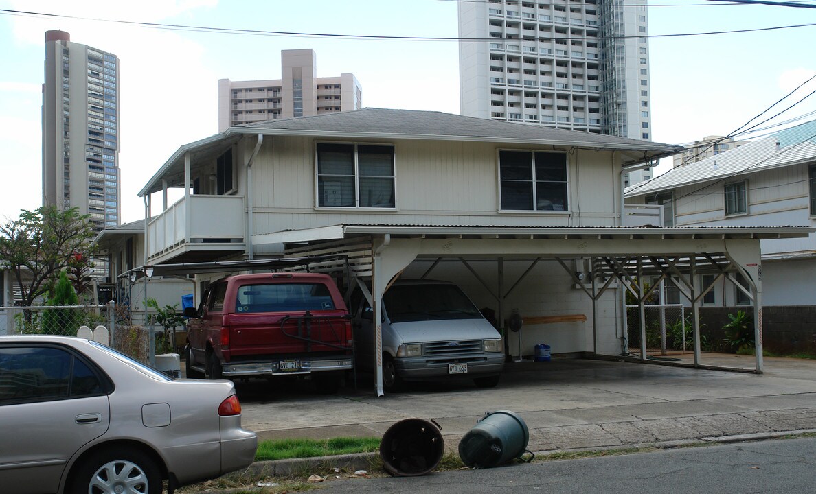 625 Hausten St in Honolulu, HI - Building Photo