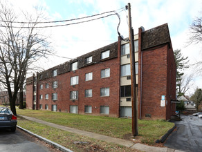 Concord House in West Hartford, CT - Building Photo - Building Photo