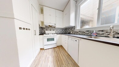 241 Brighton Ave in San Francisco, CA - Building Photo - Building Photo