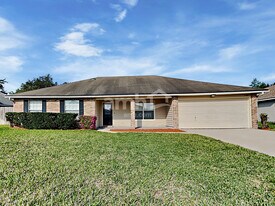 2562 Glenfield Dr in Green Cove Springs, FL - Building Photo