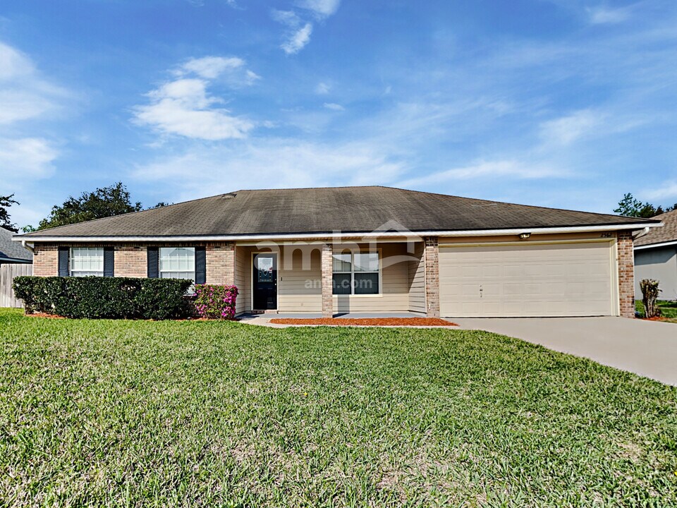 2562 Glenfield Dr in Green Cove Springs, FL - Building Photo