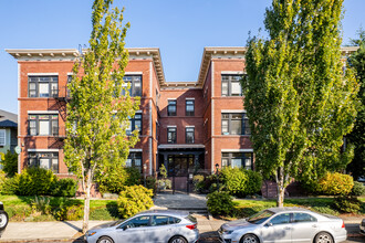 Emerson Apartments in Portland, OR - Building Photo - Building Photo