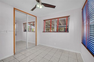 1166 Hayes St in Hollywood, FL - Building Photo - Building Photo