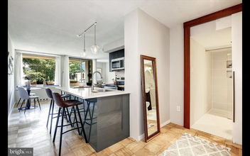 430 M St SW, Unit 430 M St SW in Washington, DC - Building Photo - Building Photo