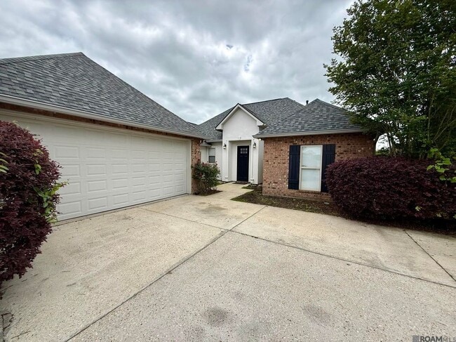 10408 Springtree Ave in Baton Rouge, LA - Building Photo - Building Photo