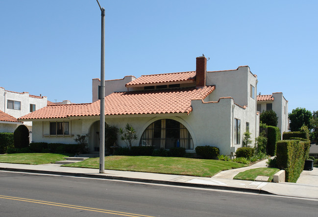 17062 Leslie Ln in Huntington Beach, CA - Building Photo - Building Photo