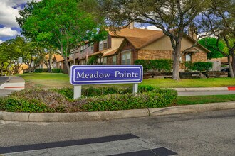 Meadow Pointe in San Antonio, TX - Foto de edificio - Building Photo