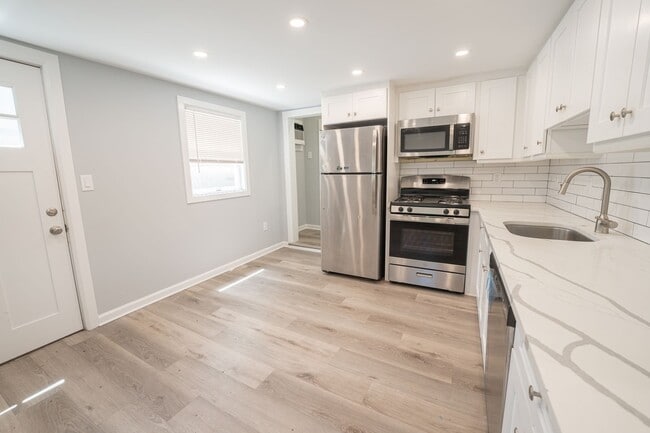 2123-23 Indian Head Rd in Kings Park, NY - Building Photo - Building Photo