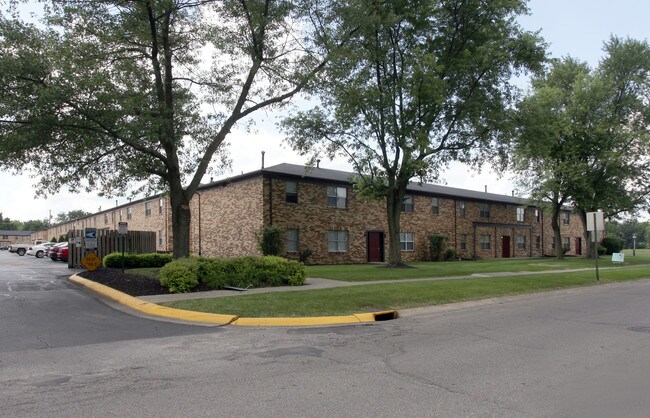 Bingham Square in Anderson, IN - Foto de edificio - Building Photo