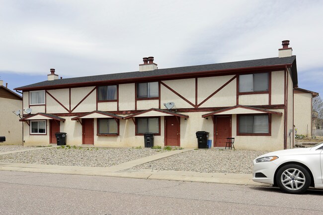2322-2328 Washo Cir in Colorado Springs, CO - Building Photo - Building Photo