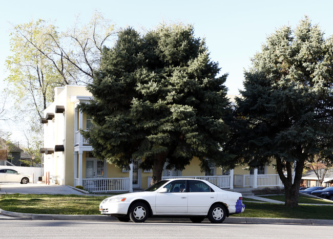 211 W 500 N in Salt Lake City, UT - Foto de edificio - Building Photo