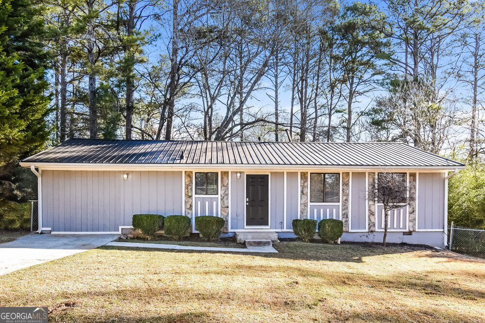 4035 Big Valley Trail in Stone Mountain, GA - Building Photo
