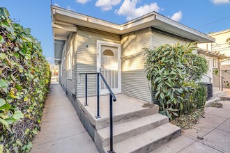 1316 E Harvard St in Glendale, CA - Foto de edificio - Building Photo