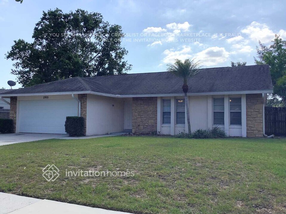 2905 Ripplewood Dr in Seffner, FL - Building Photo