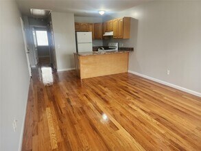 12 Pavilion Rd-Unit -5 in Suffern, NY - Building Photo - Building Photo
