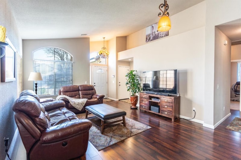 9316 Caulfield Dr in Elk Grove, CA - Building Photo